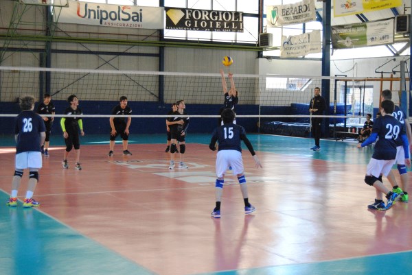 Under 14 in azione di alzata 600 x 401